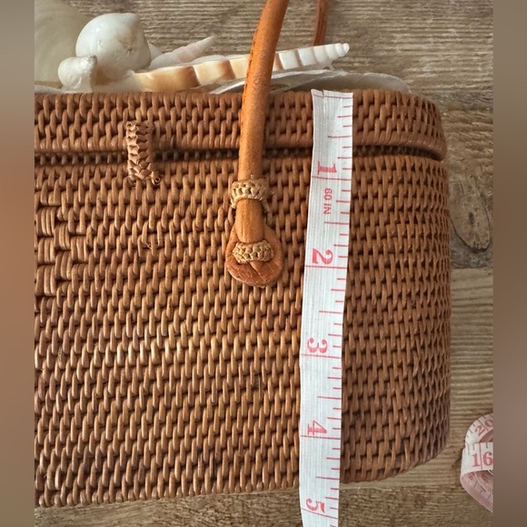 Vintage Woven Indonesian Top Handle Bag With Shells from Two Cranes Inc. - Picture 6 of 12